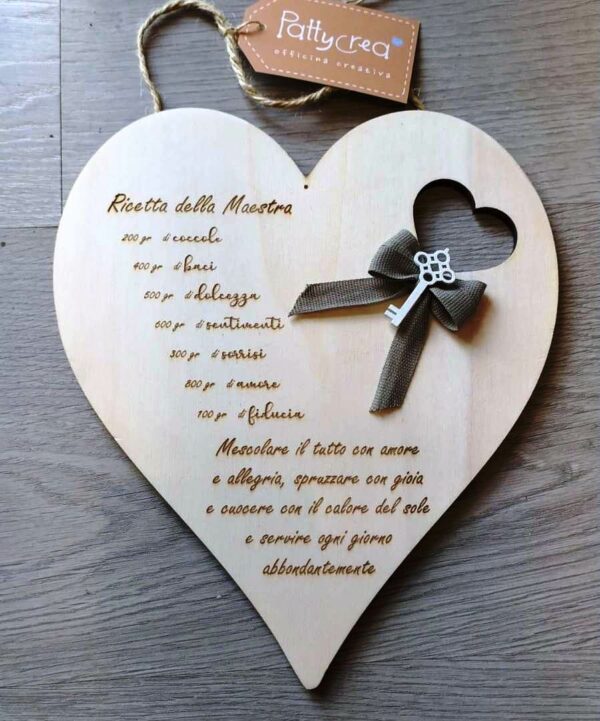 CUORE LEGNO CON RICETTA INCISA FIOCCO E CHIAVE H250MM 2206